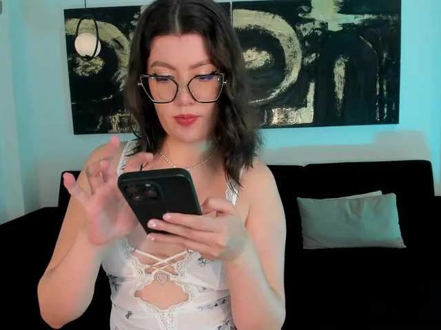 Discover AmberFarrell, she wants to masturbate for you AmberFarrell from BongaCams