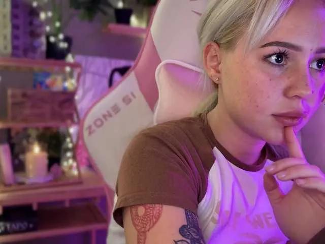 AmyGlad from BongaCams