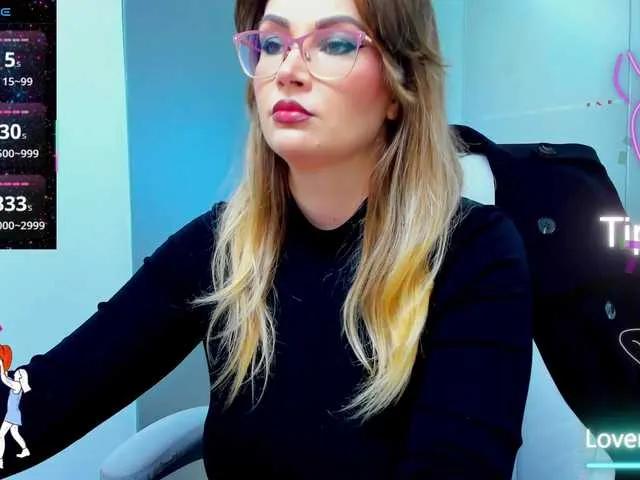 Discover Anyarosses, she wants to masturbate for you anyarosses from BongaCams