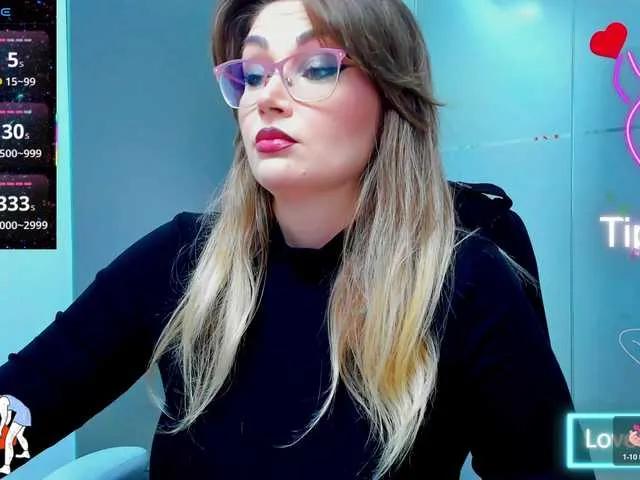 Discover Anyarosses, she wants to masturbate for you anyarosses from BongaCams