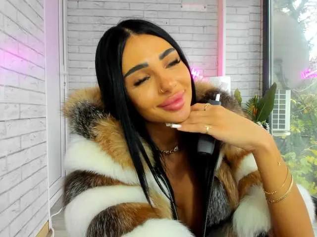 BritneyCharm from BongaCams