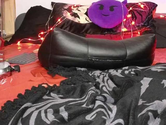 Discover hot stripper Devilsbride Devilsbride from BongaCams