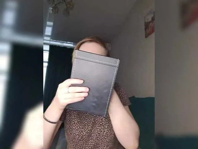 Juliberry1 from BongaCams