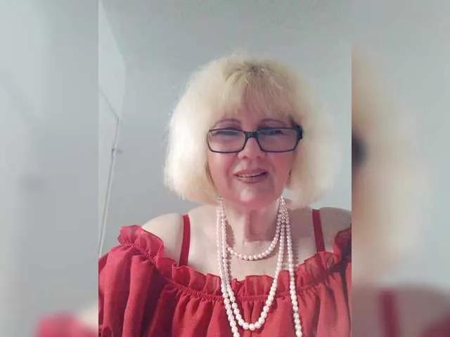 Explore KASANDRABOLOSHKA, she wants to masturbate for you KASANDRABOLOSHKA from BongaCams