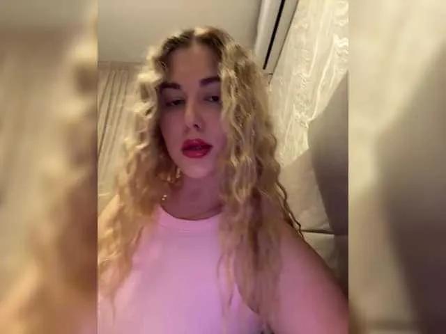 KateMid from BongaCams