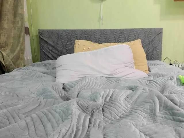 Kira2025 from BongaCams