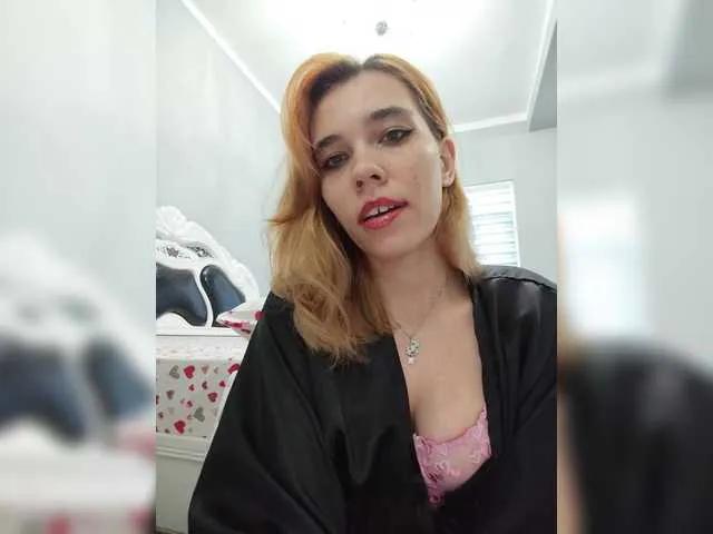 Discover Kitteen, she wants to masturbate for you Kitteen from BongaCams