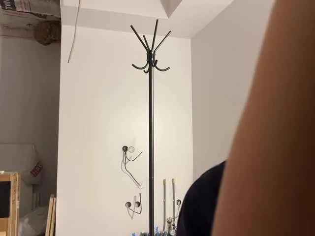 Admire BongaCams's LeontineCuffie LeontineCuffie from BongaCams