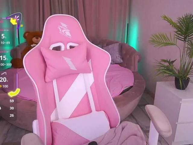 LiluReds from BongaCams