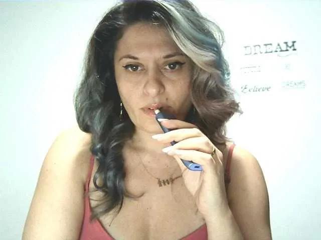 lionessmom from BongaCams