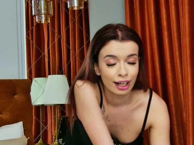 LollyShine from BongaCams