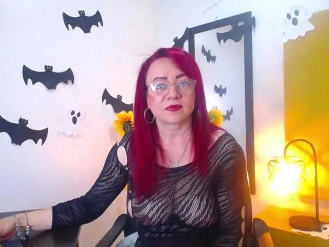 Lupita223 from BongaCams