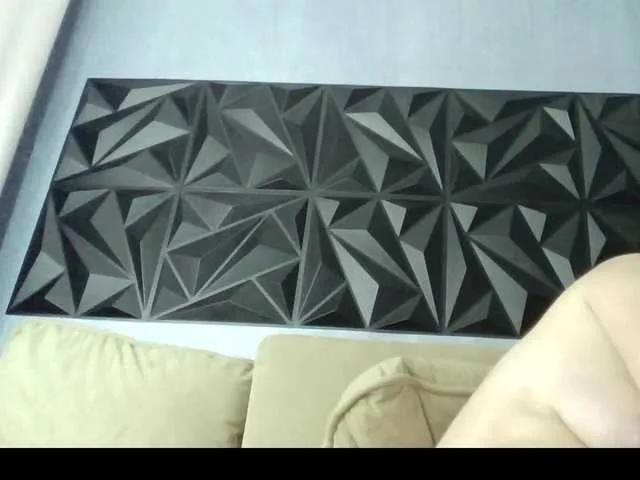 LYLAtop from BongaCams