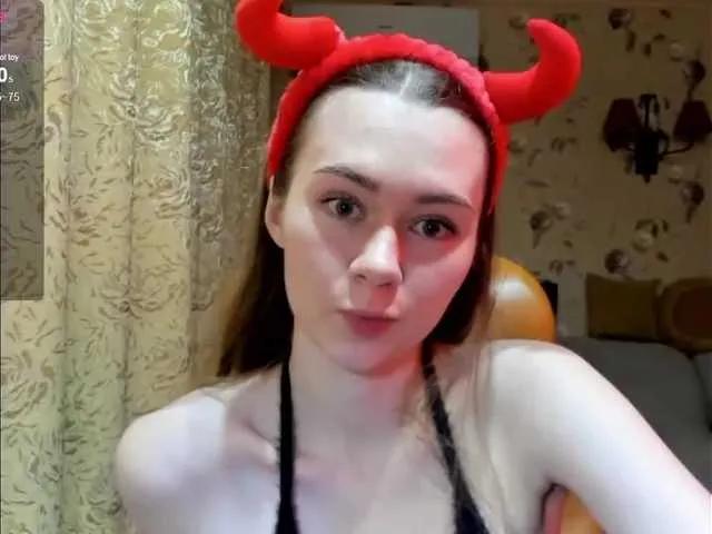 MadeleineEvans from BongaCams