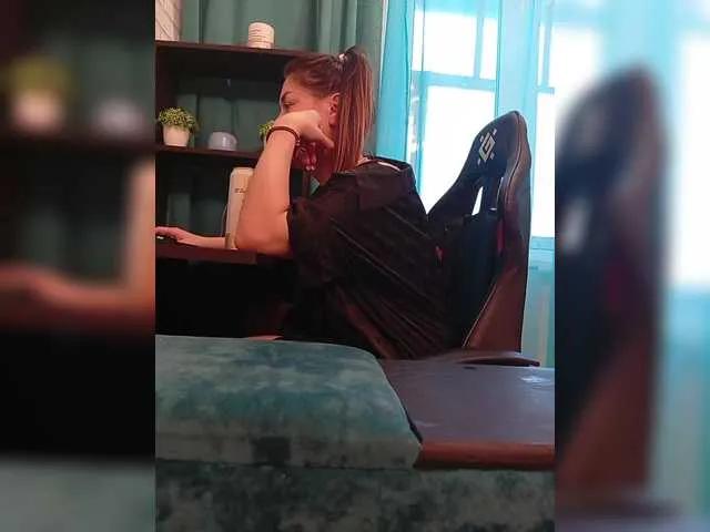 Niki233221 from BongaCams