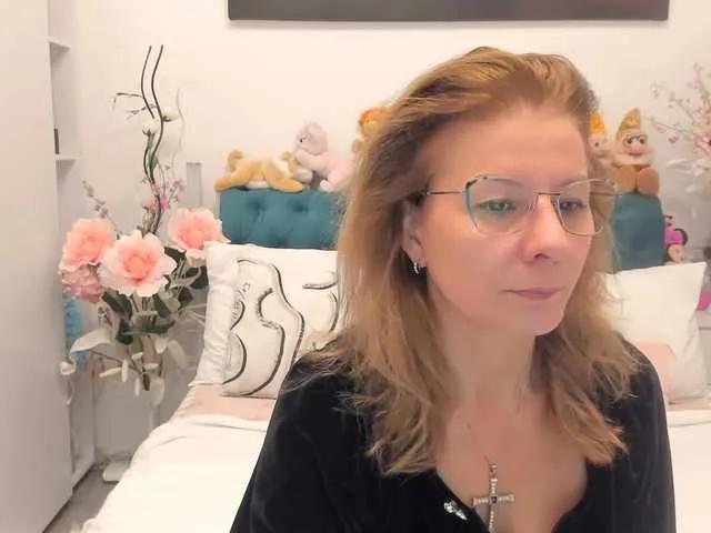 SalomeJade from BongaCams