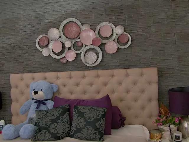 Sexy VannyFoxx wants you to fuck her body now VannyFoxx from BongaCams