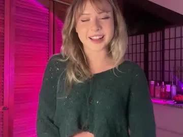 Amazing Averyyy333 wants you to fuck her body now averyyy333 from Chaturbate