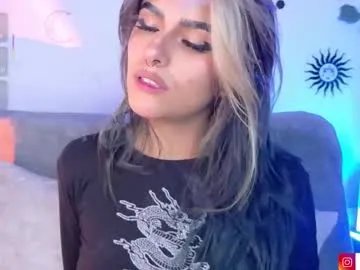 blue_kittenn from Chaturbate