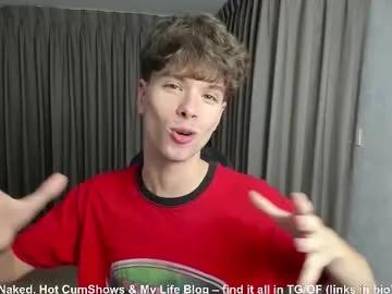 calvin_loves_you from Chaturbate