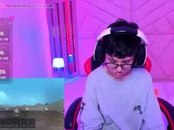 Slutty Charlietaylor_ wants you to fuck zir body now charlietaylor_ from Chaturbate