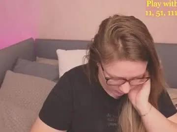 Naked Cute_darina wants you to fuck her body now cute_darina from Chaturbate