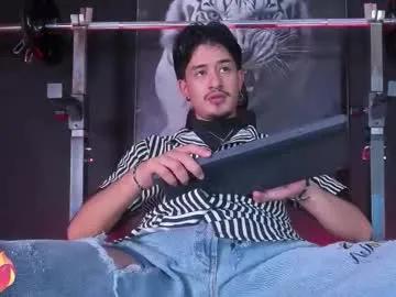 Watch Chaturbate's Dimitrideluxe dimitrideluxe from Chaturbate