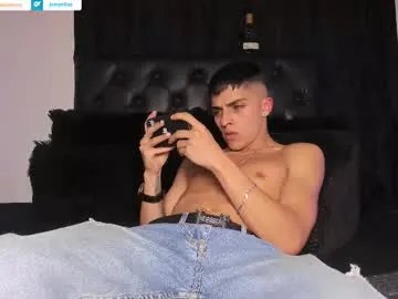 james1lee_ from Chaturbate
