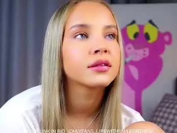 lipswithsmileonthem from Chaturbate