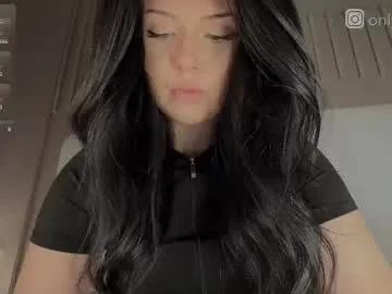 menndi from Chaturbate