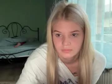 Explore naked stripper Natybron natybron from Chaturbate