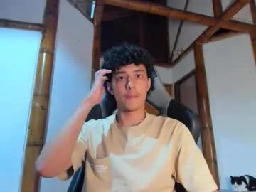 santi_twink19 from Chaturbate