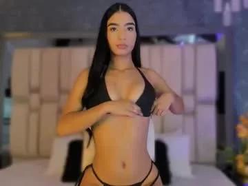 Masturbate to dirty model Sofiewild_ sofiewild_ from Chaturbate